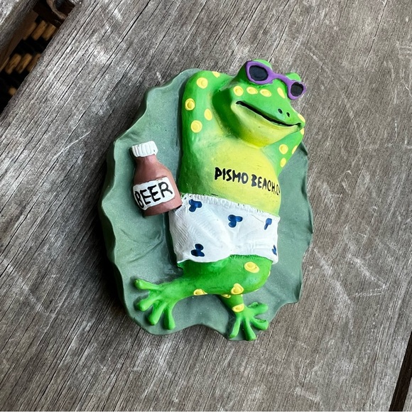 Vintage 90s Pismo Beach California Frog and Lily Pad Ceramic Refrigerator Magnet - Picture 2 of 4
